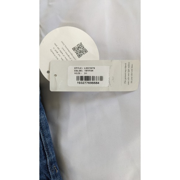 AG Jeans Isabelle Straight Cropped Size 31R - Picture 10 of 10